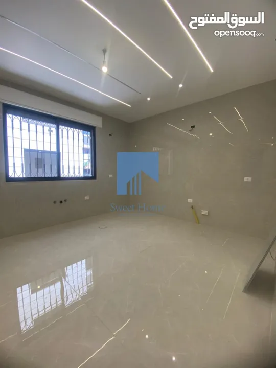شقة طابقية فاخرة للبيع في الكرسي - قرب المخابرات طابق ثاني 300م تشطيب سوبر ديلوكس لم تسكن