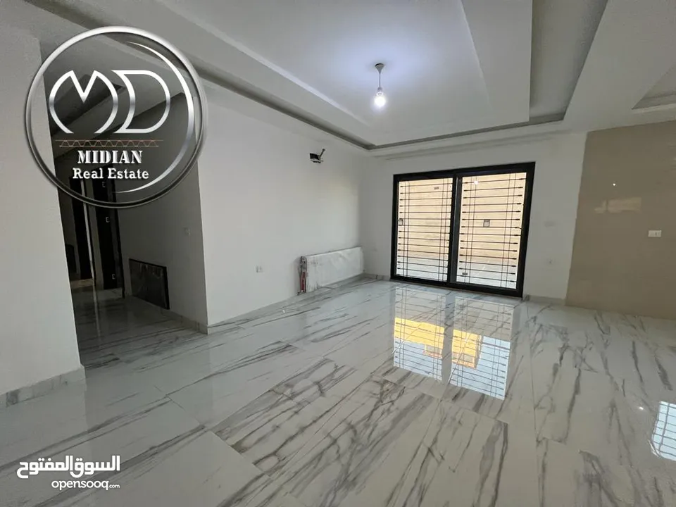 شقق ارضية و أخير مع روف جديدة للبيع ضاحية الامير راشد مساحات 175م  & 200م مع تراسات بسعر مميز جداً