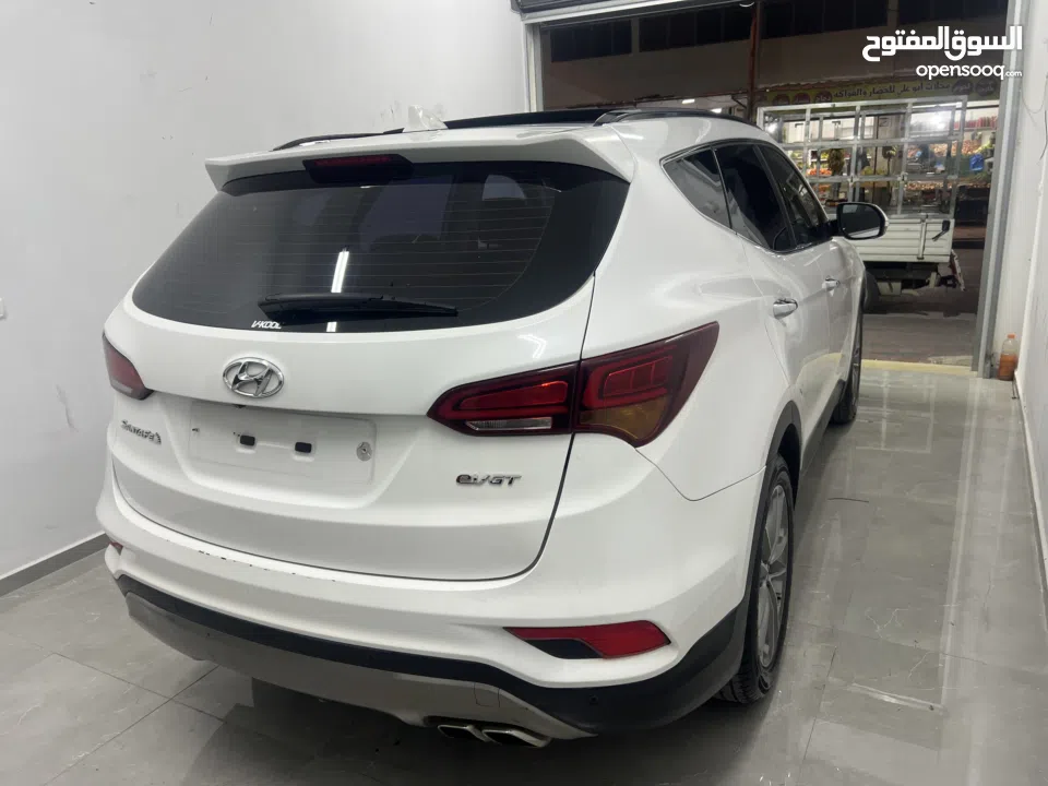 هونداااااي سنتافيه 2017 مطور 2000 ديزل اتوماتيك فل الفل اضافات بنورامااااااا لون ابيض ملوكي جب