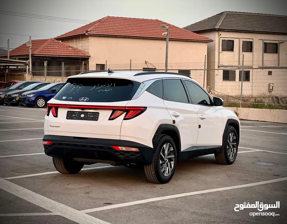 هونداي توسان /2022 فل الفل بدون فتحة سقف  2x4 ///240Hp بنزين + كهرباء  ( Haybrid) 1600cc