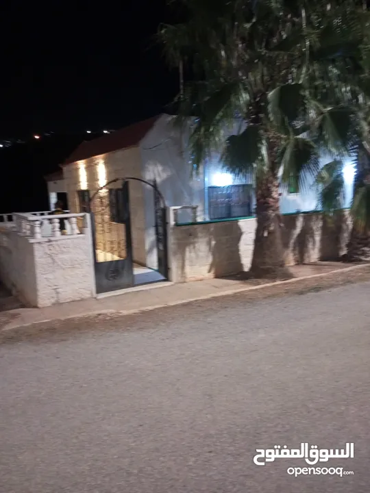 فيلا مستقلة مفروشة للايجار اليومي أو الاسبوعي أو الشهري  مطلة على جبال اشتفينا وعجلون عائلات فقط