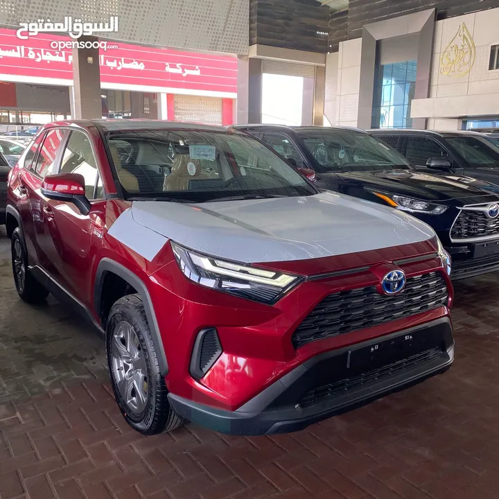 TOYOTA_RAV4_2023