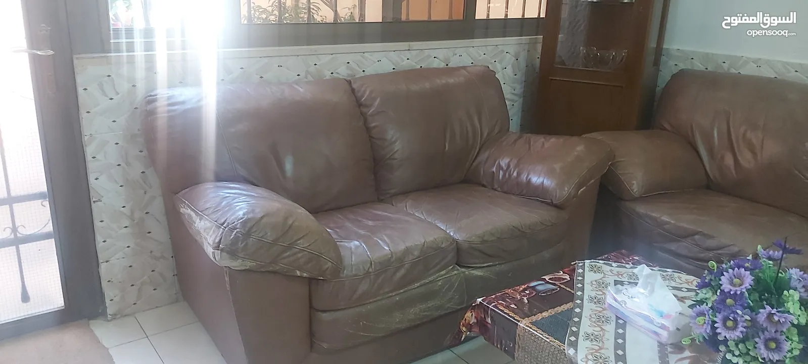 طقم كنب جلد طبيعي