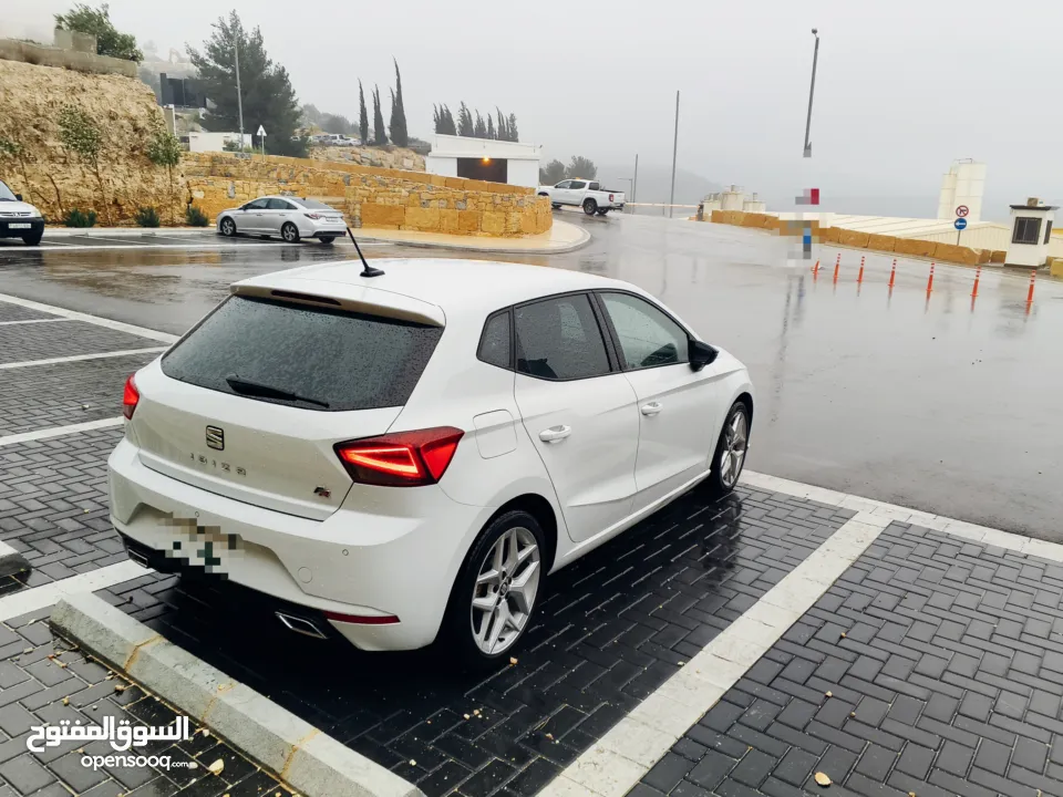 سيت ابيزا للبيع موديل 2022 SEAT lbizaFR بحالة الوكالة دهان شركة عداد قليل