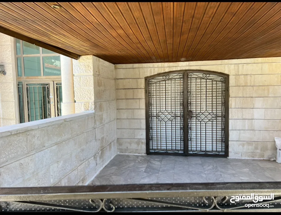 Fully furnished 3 bed room apartment for rent near king Hussein Business park