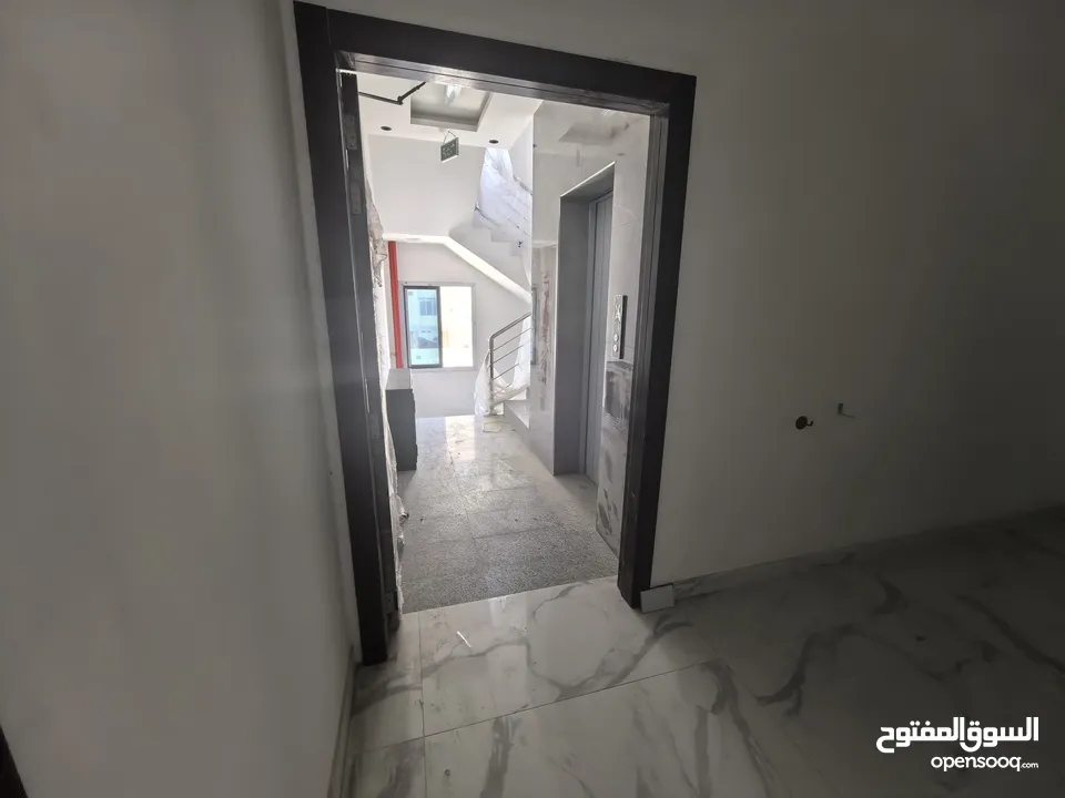 عرض خاص احجز شقتك مطلة على الشارع الرائيسي موقع ممتاز. #شقة سكنية راقية جدا للبيع