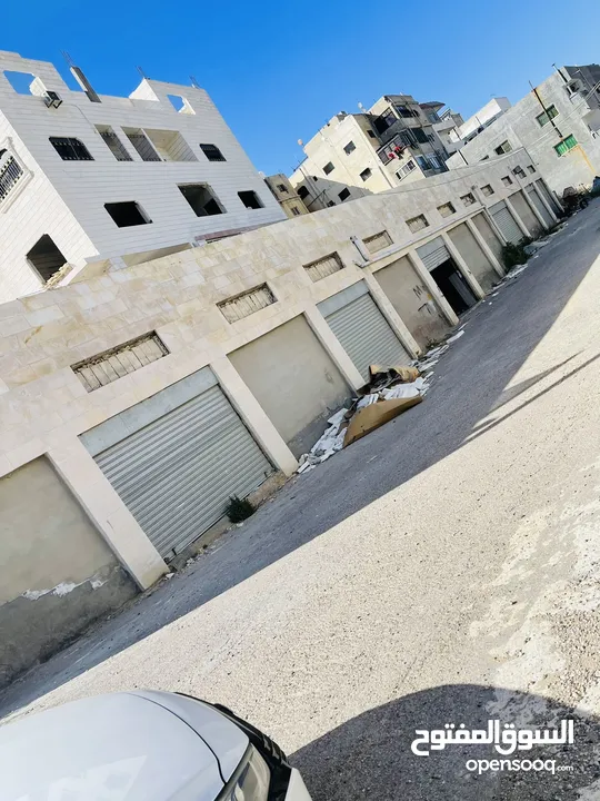مستودعات للإيجار بمساحة 500متر2 في طريق الظهير الواقع بين مرج الحمام والبيادر قرب شركة مرسيدس غرغور