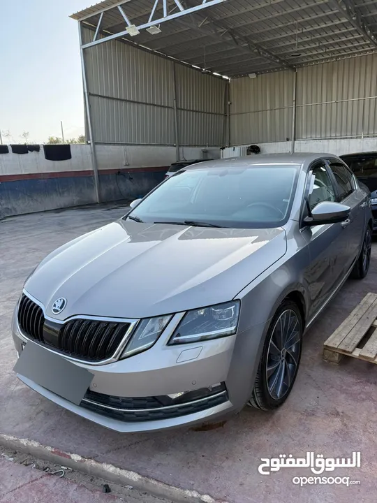سكودا اوكتافيا  2017 ترخيص 2017 مطور 2000 ديزل  تماتك  لورين كلينتت