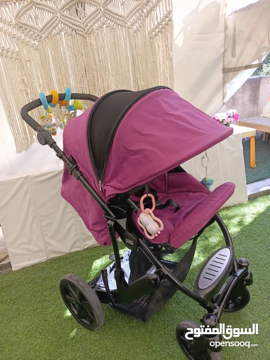 عرباية أطفال ماركة Britax بحاله ممتازه