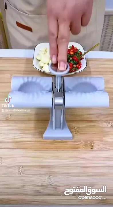 ماكنة السمبوسك والمعجنات المحشوة بنقدملك قالب مزدوج لتشكيل المعجنات والسمبوسك بشكل جديييددد لانجاز