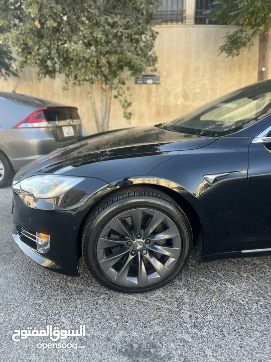 تيسلا s 2019 75D 4x4 دفع رباعي اسود داخلي ابيض مميزة وبسعر مغريي جداً
