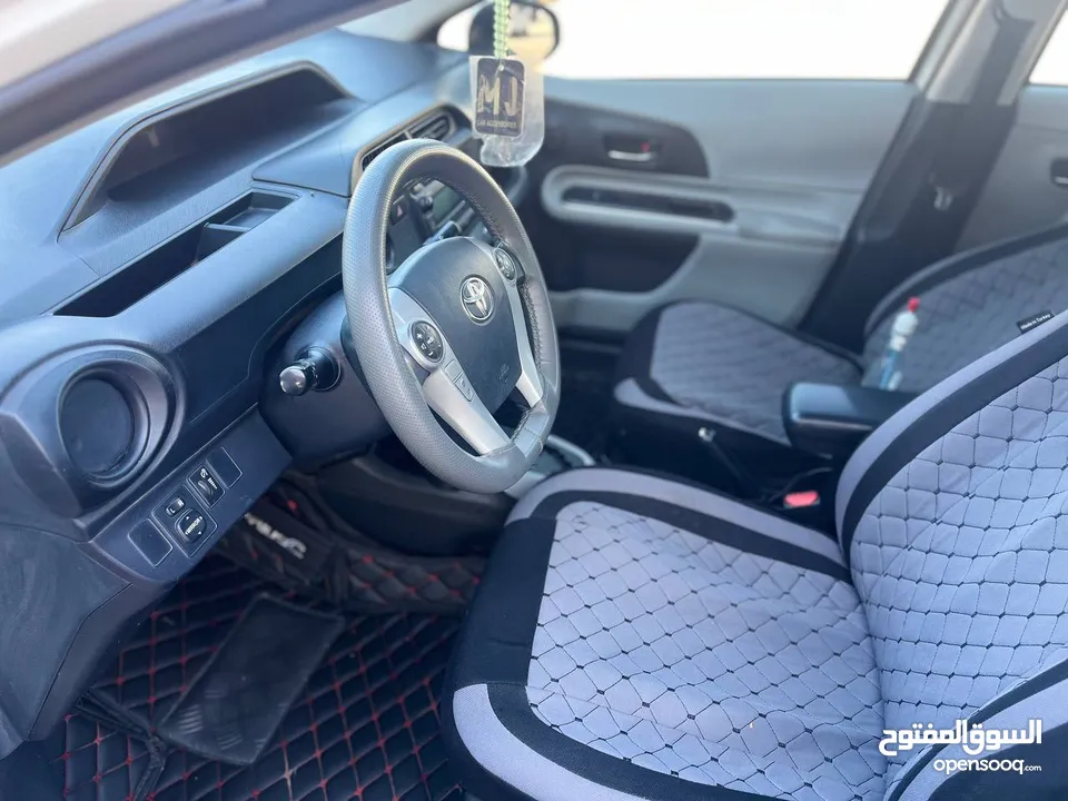 TOYOTA PRIUS C 2014