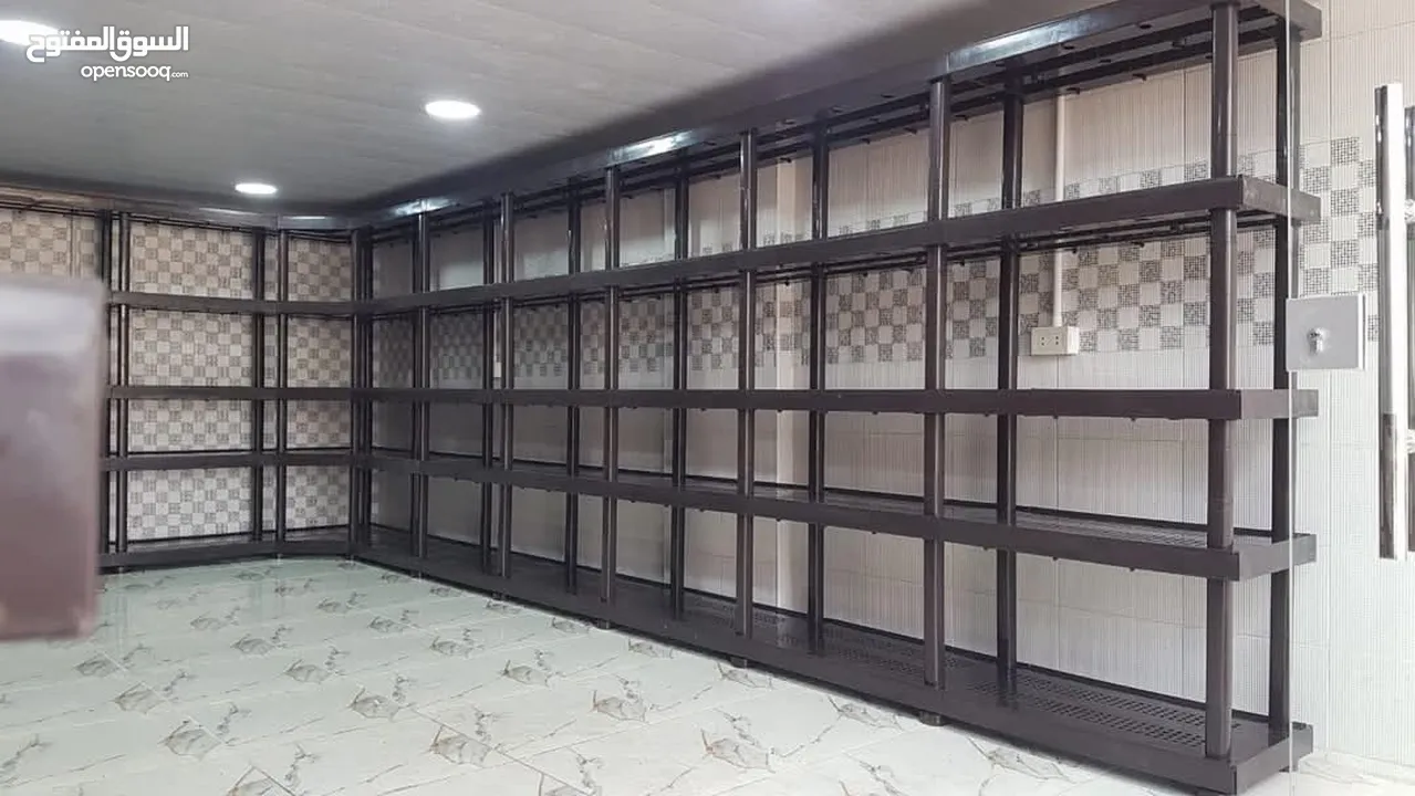 رفوف بلاستيك قوية ومتينة