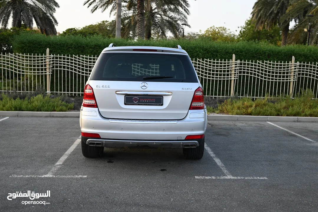 BEST DEAL - LOW MILEAGE - MERCEDES GL 500 4MATIC - ORIGINAL PAINT - WELL MAINTAINED - GCC