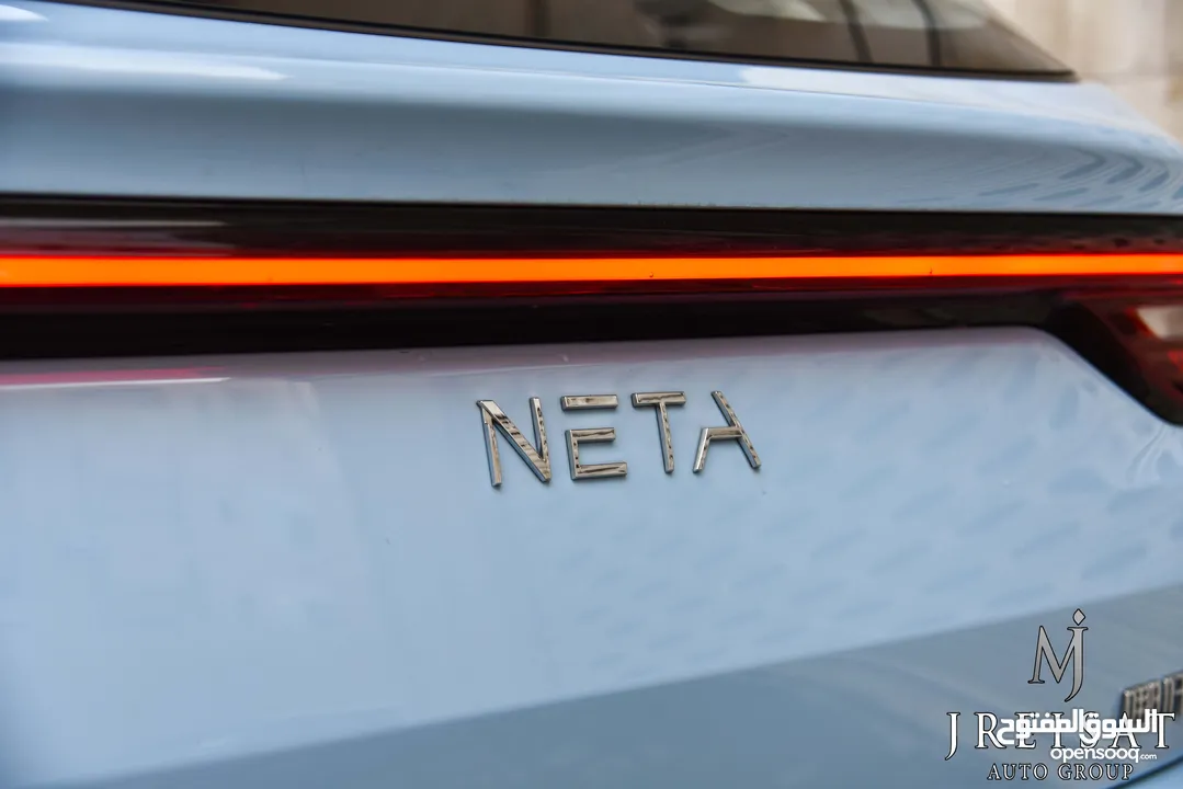 نيتا آيا الكهربائية بالكامل متوفر باللونين الازرق والاخضر 2023 Neta Aya EV SUV