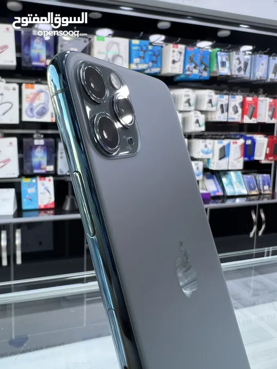 Used iPhone 11 Pro Max (256 GB) ايفون  11 برو ماكس مستعمل بحالة ممتازة  مكفول كفالة فحص و استخدام 30