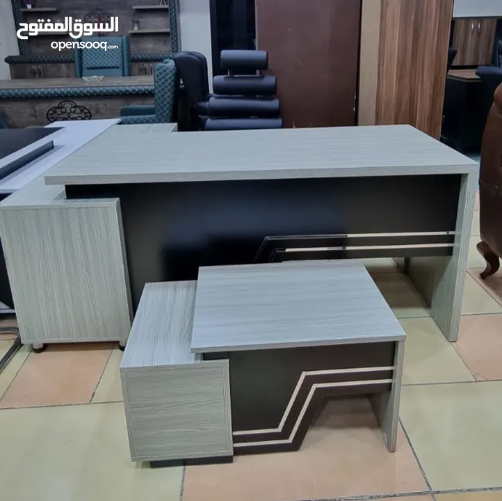 مكتب مدير +جانبية +ادراج +طاولة قهوة هديه والتوصيل مجاني متوفر عدة الوان وموديلات حسب الطلب