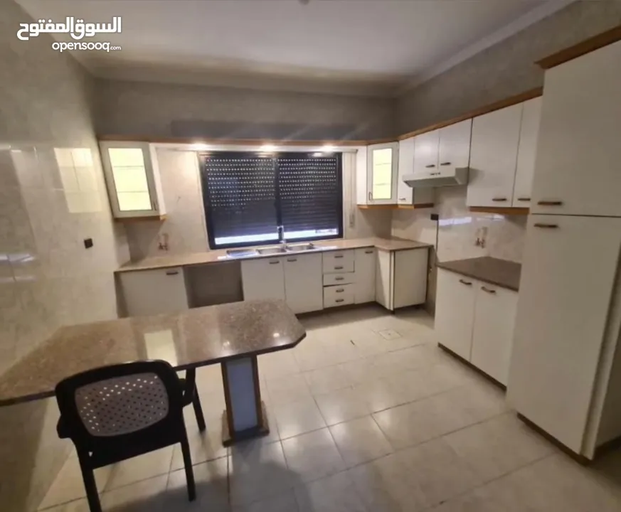 الصويفيه شقة للبيع بسعر مميز 145 متر طابق اول