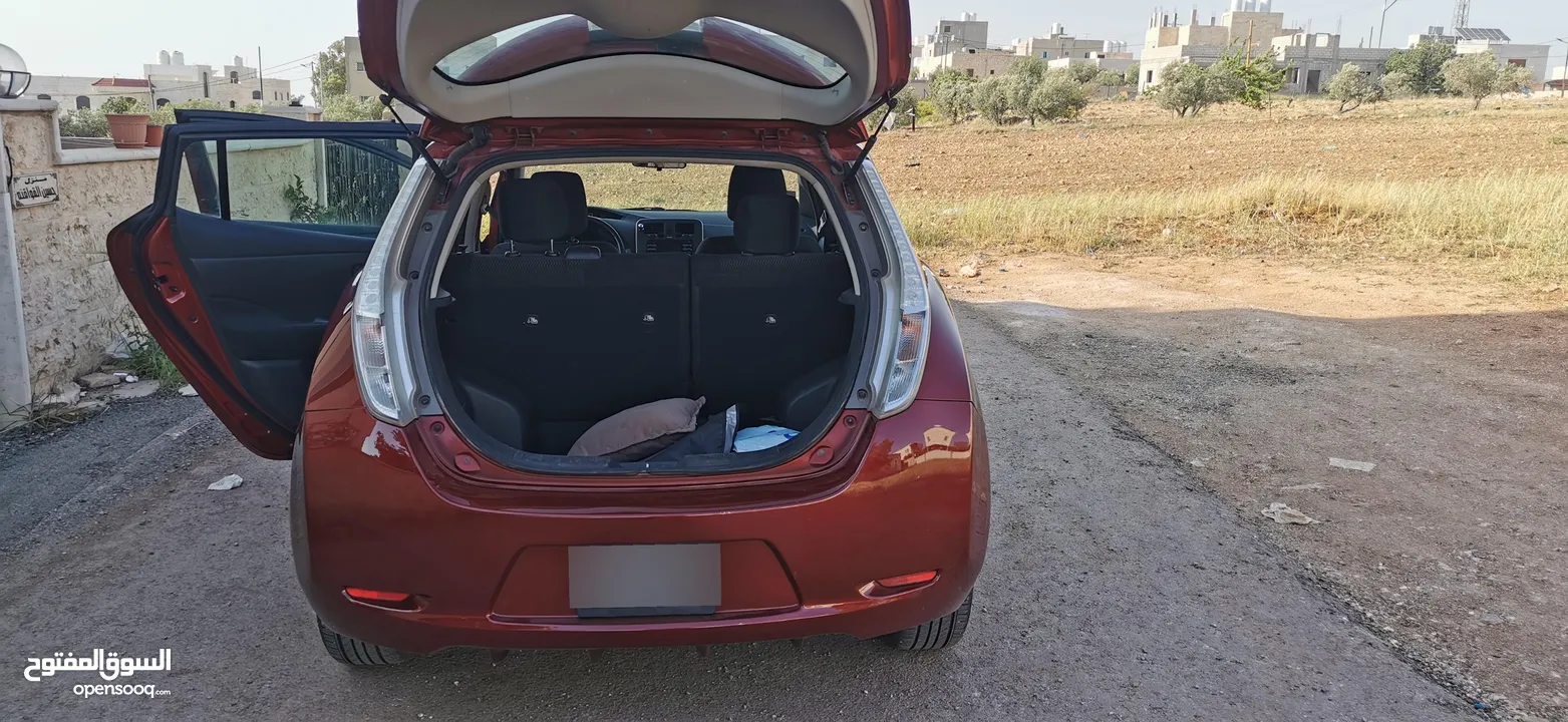 نيسان ليف 2015 8 بار