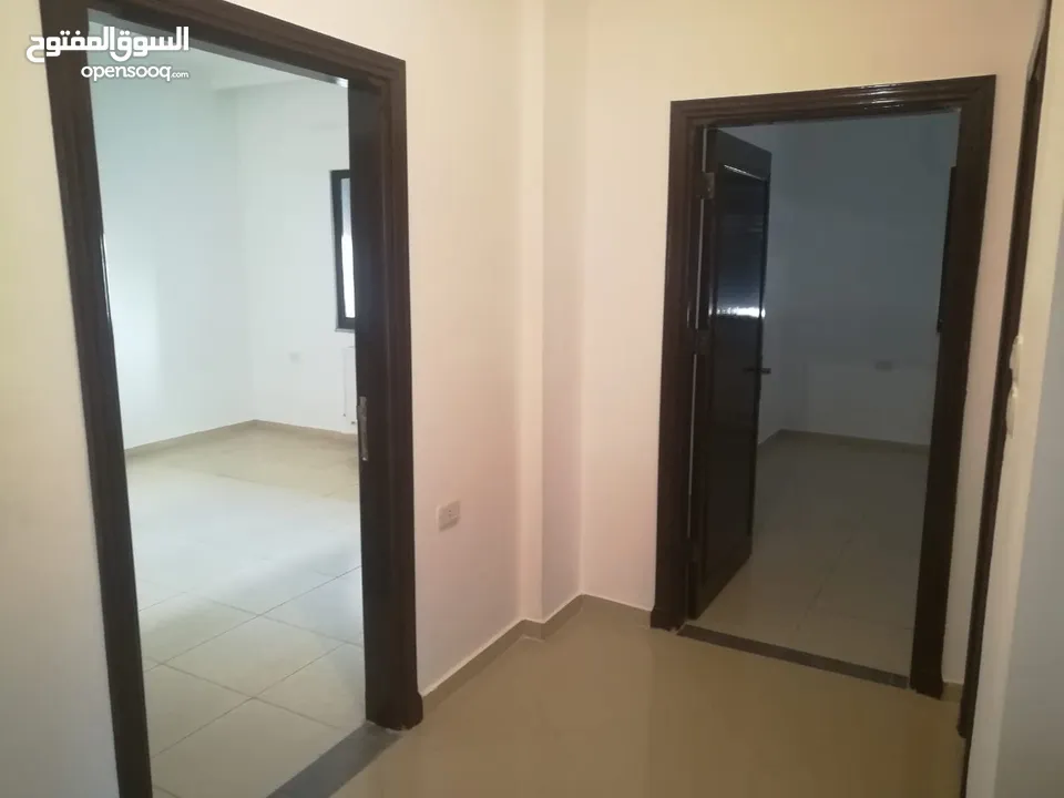 طابق مستقل من فيلا للايجار في ضاحية الرشيد مقابل فندق قصر الحرير