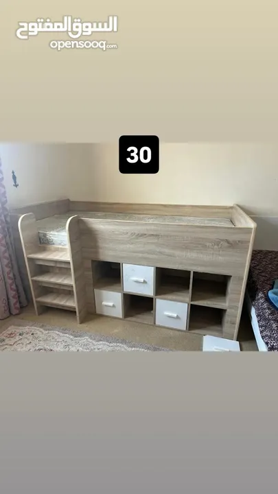 مجموعة من الاثاث المستعمل للبيع