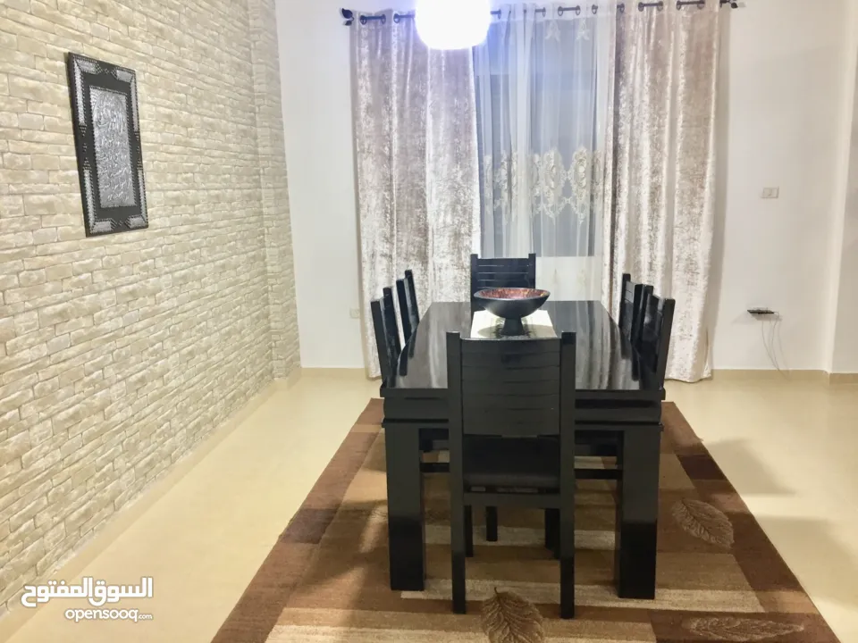 شقةً مفروشة شهري