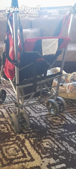 عرباية وكرسي هزاز للاطفال استخدامهم بسيط جدا كما هو موضح بالصور للبيع بسعر مغري قابل للتفاوض........