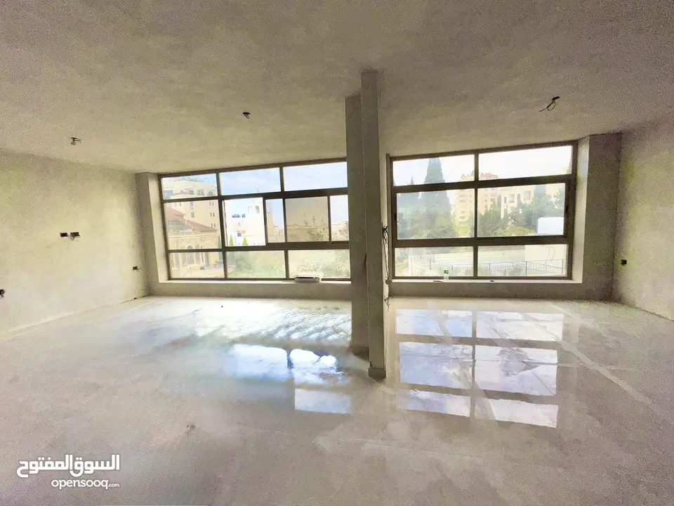 شقة جديدة وموقع مميز