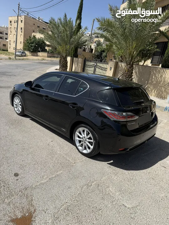 لكزس CT200 موديل 2012