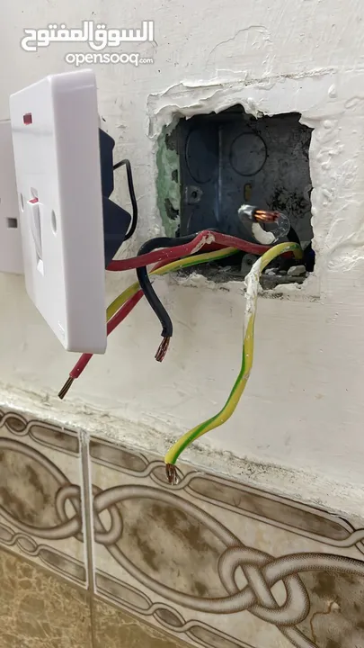 نقوم بالأعمال الكهربائية Electrical services