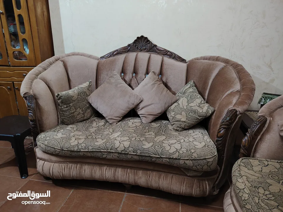 عفش بيت بحالة وأجهزة كهربائية بحالة الوكالة للبيع المستعجل