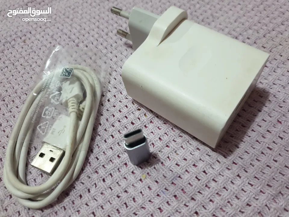 شاحن ريلمى 10or18W اصلى الوصله العاديه ومعاه كونفيرت بيحولها ل type c