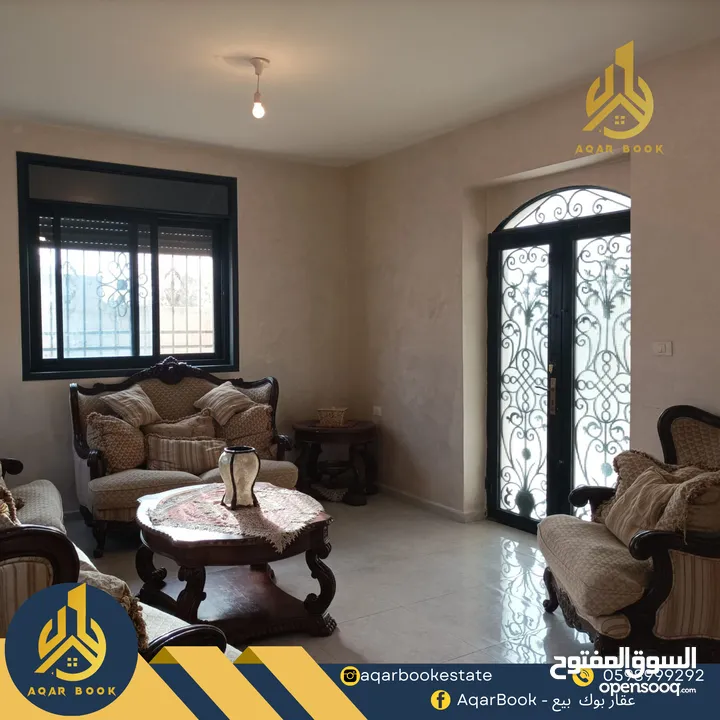 بيت مستقل مع مساحة خارجية للبيع  رافات - قرب صيدلية يامن