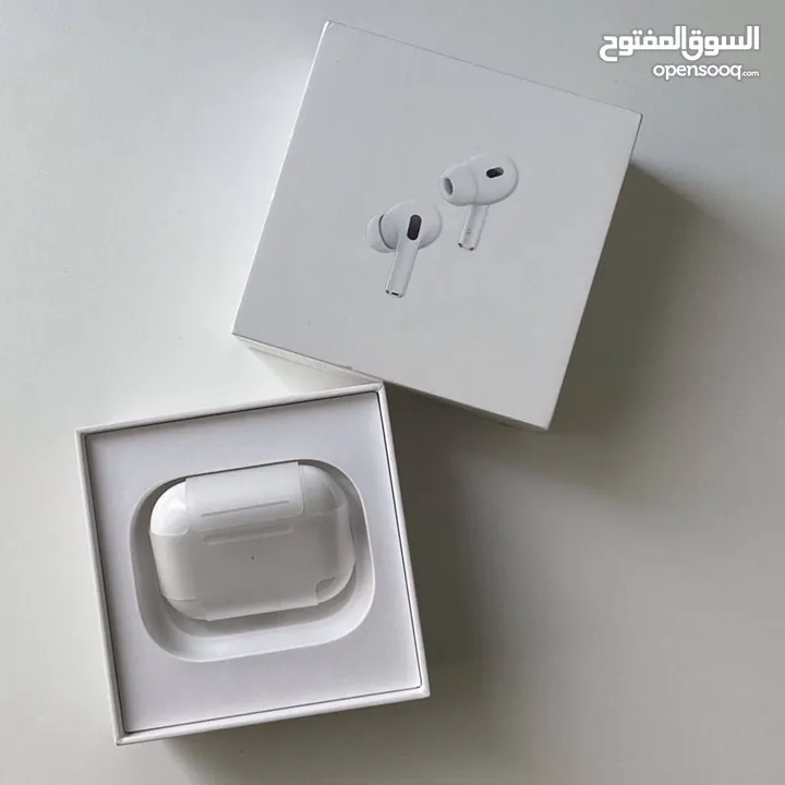 ايربودز برو 2 الجديدة, سماعات الأذن المنتظرة AirPods Pro 2 مختومة من شركة آبل.