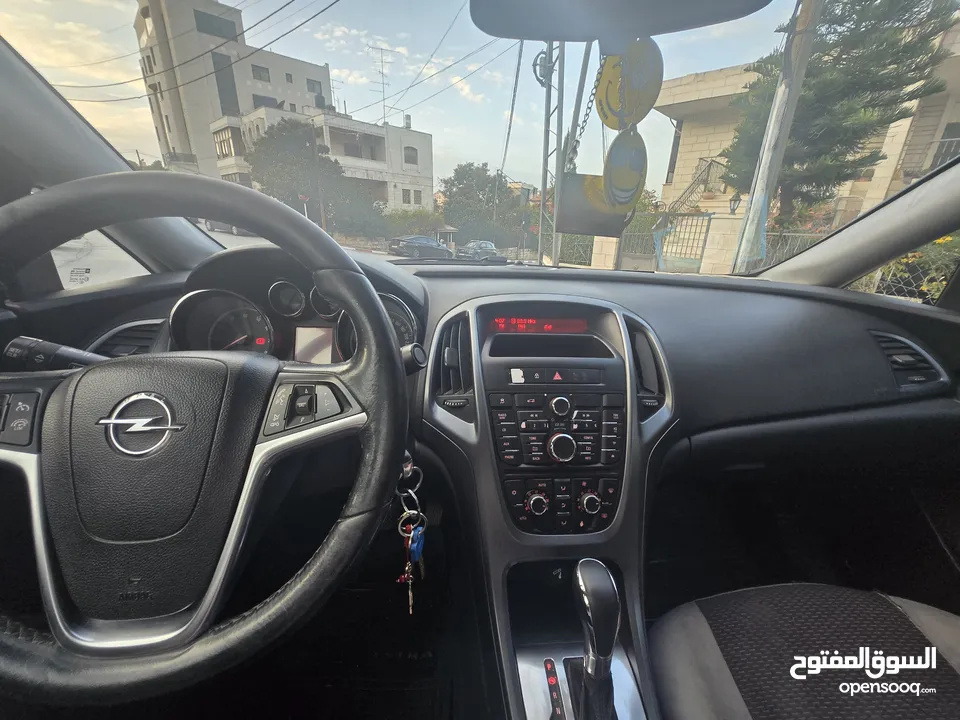 سيارة أوبل أسترا موديل 2015 يد أولى من الشركة 1400 turbo