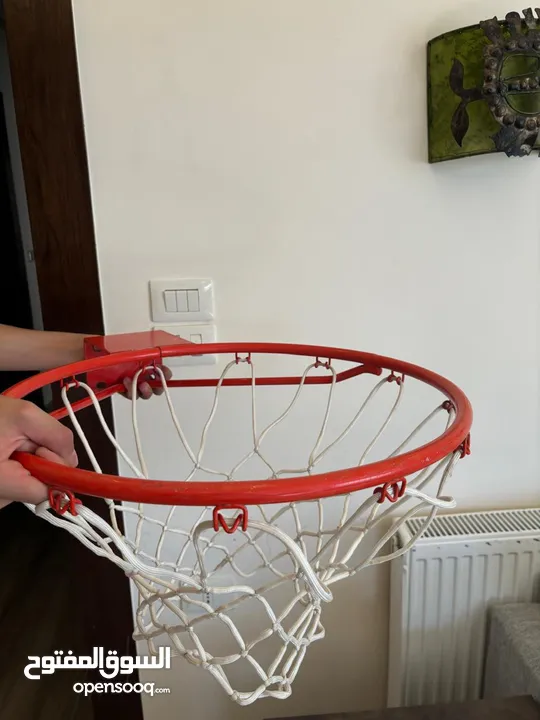 Professional BasketBall Ring / Hoop in good condition. Made for Professional Level. Hung on a wall