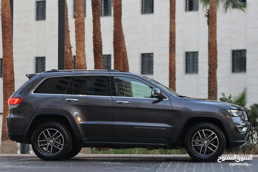 2017 Jeep Grand Cherokee Limited جيب جراند شيروكي ليميتد موديل 2017 فحص كامل 7 جيد بدون ملاحظات