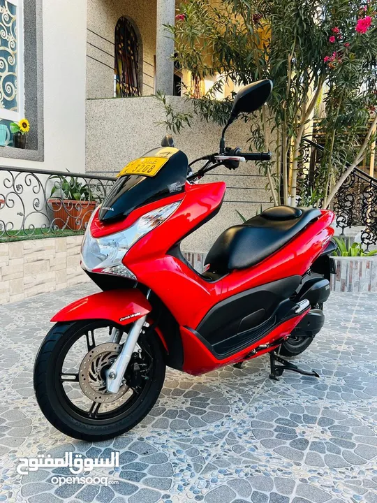 للبيع هوندا PCX150 قمه في النضافة