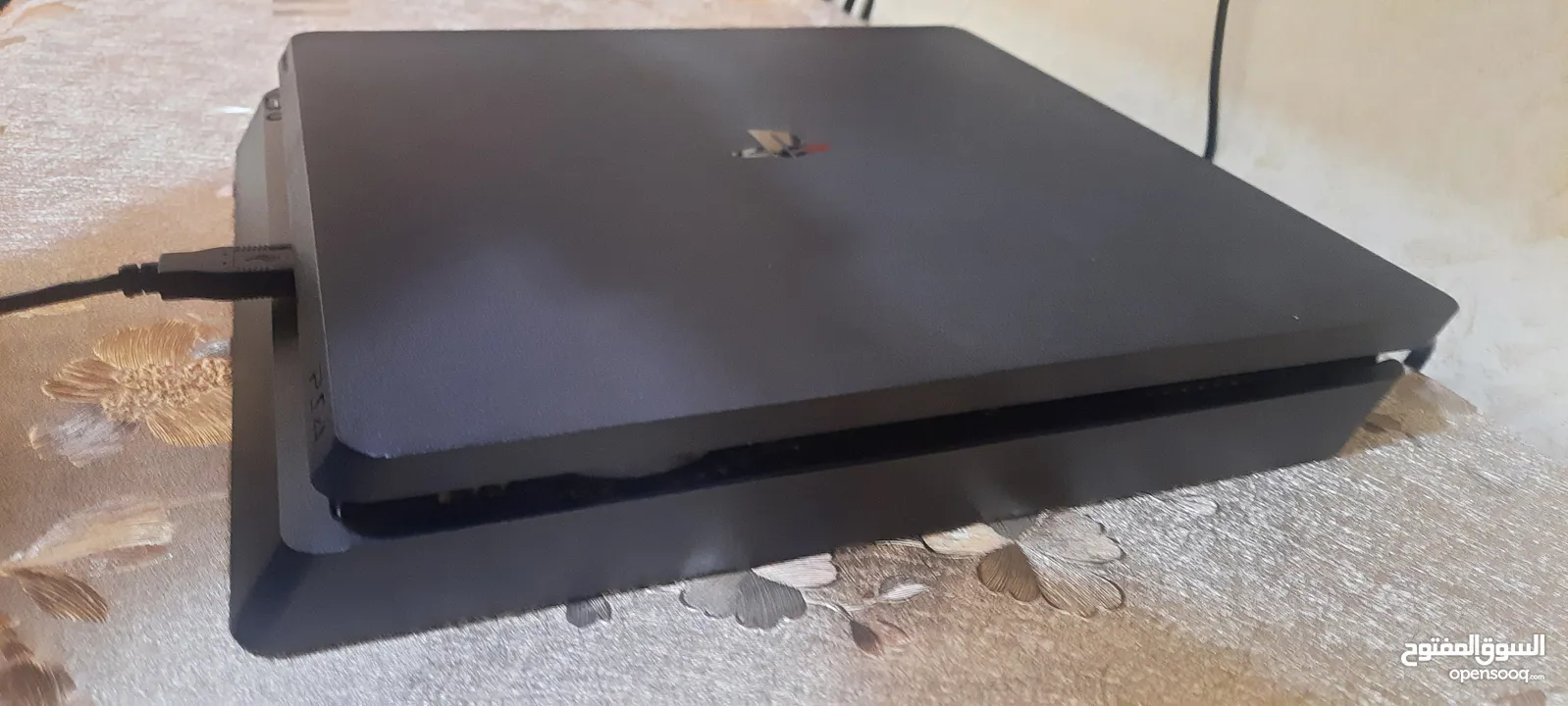 ps4 slim .
