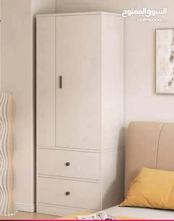 خزانة ملابس أنيقة بتصميم عملي – استغلال مثالي للمساحة