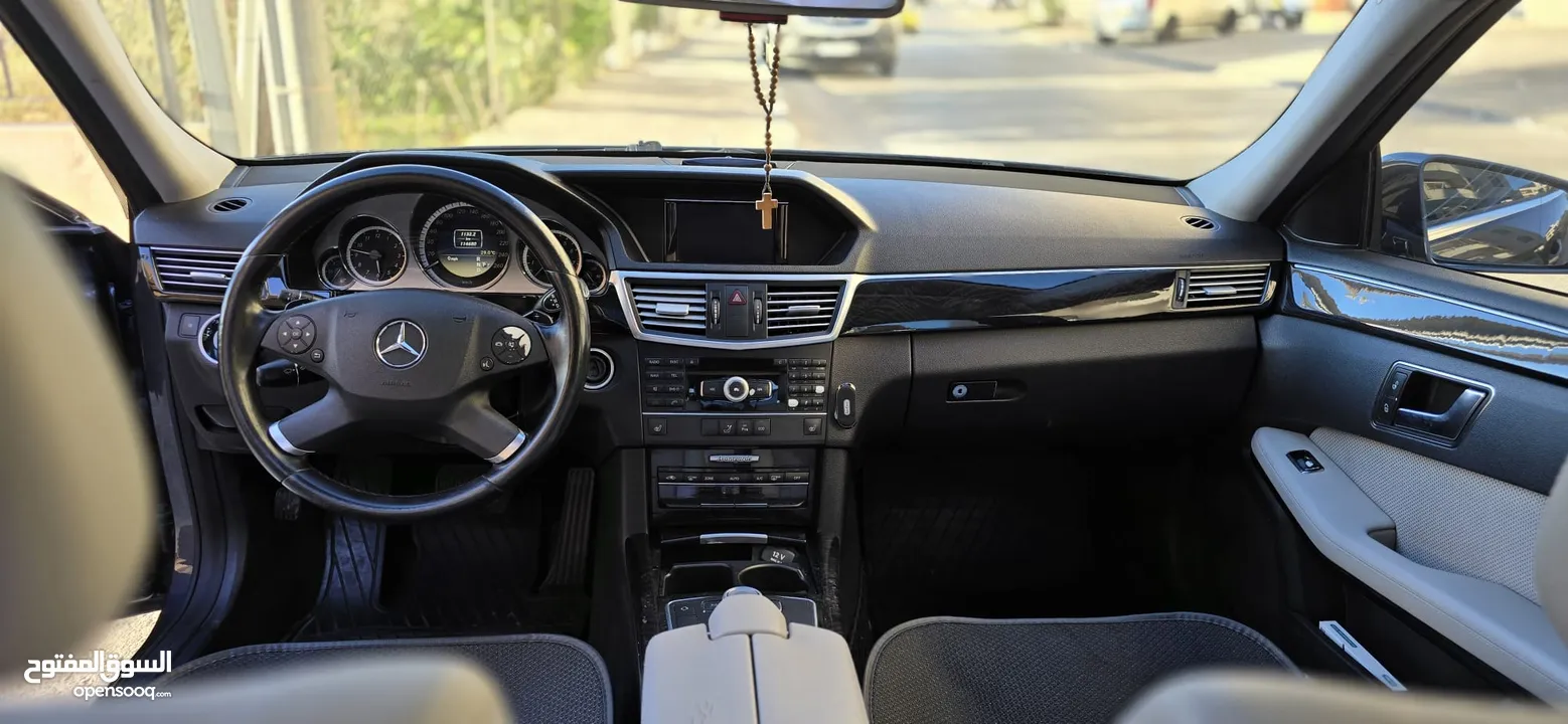 Mercedes-Benz E200