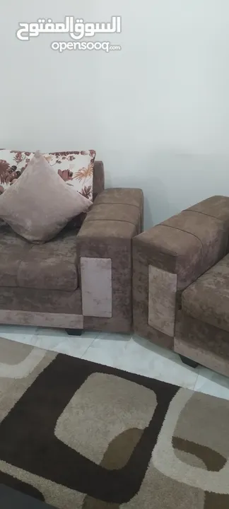 طقم كنب 7 مقاعد تفصيل  بحالة ممتازة  الموقع ابونصير ... ......