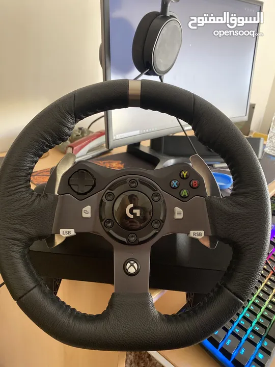 Logitech G920 steering wheel + Gear