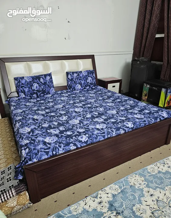 Six piece king size bedset