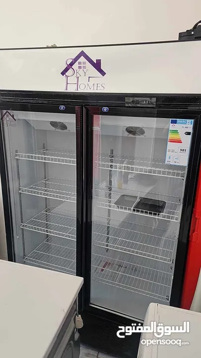 ثلاجة شبه جديدة باب عدد 2 اضاءة ليد بحالة ممتازة موفرة كهرباء