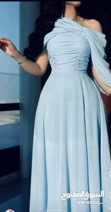 فساتين سهرة مصممة لتخطف الأنظار وتترك بصمتك في كل خطوة