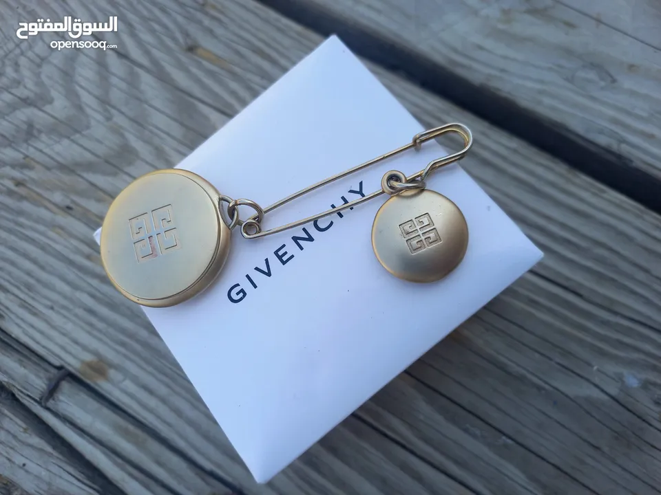 BRUSH GIVENCHY