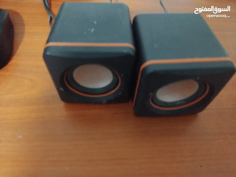 كمبيوتر ويندوز مع جميع اغراضو رن علي نتفاصل استخدام خفيف جدا شوف الوصف مهم