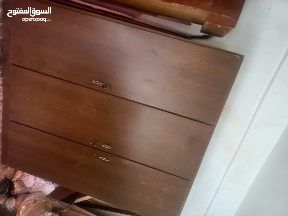 خزانة لاتيه ثلاث ضرف