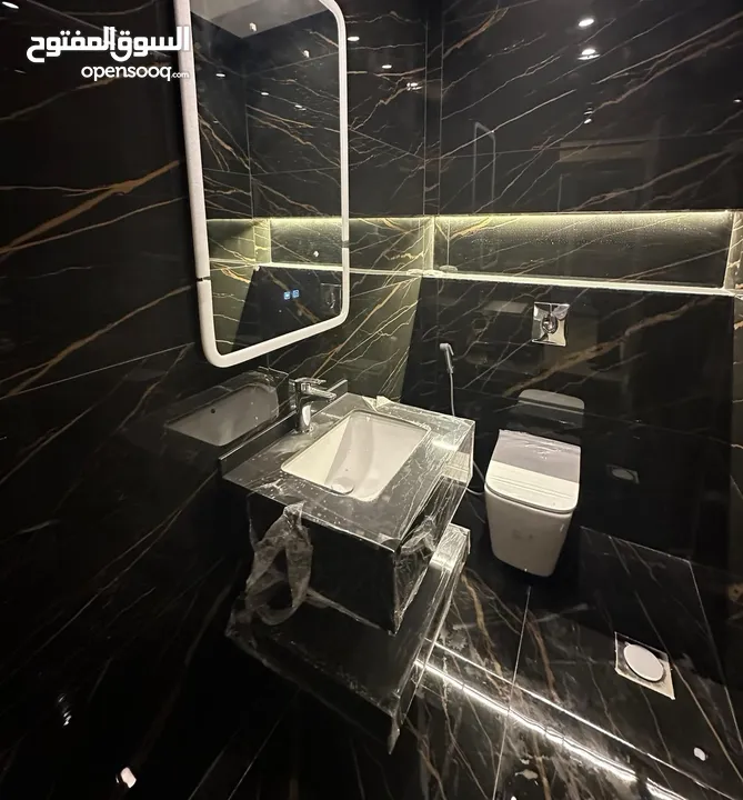 شقة ارضيه مع مدخل خاص في الجبيهة حي ام زويتينه بتشطيب فندقي